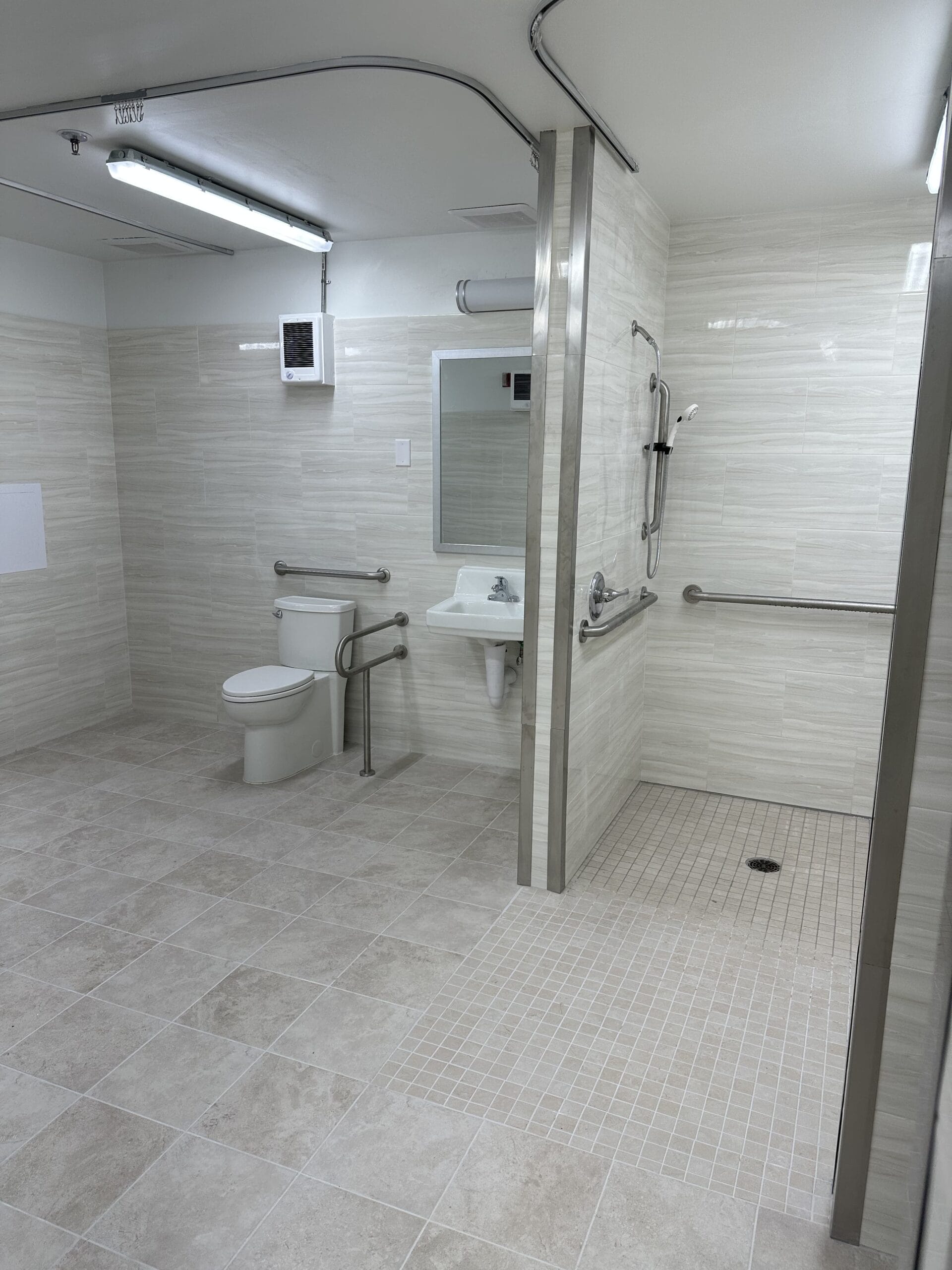 Public bathroom with easy access for disabled people in Laurel Healthcare